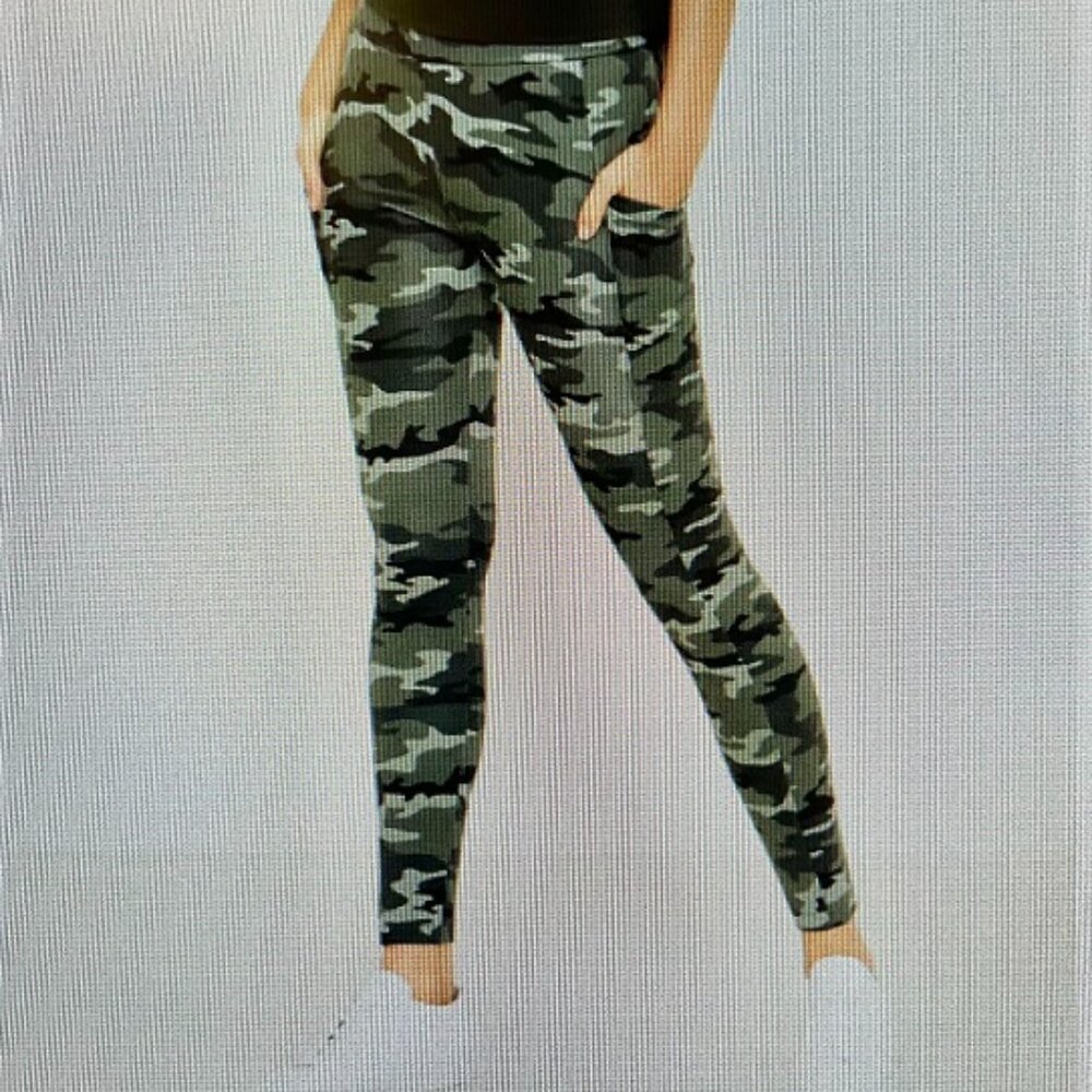 NWT Lou & Grey LOFT Camo Ponte Side Pocket Leggings. Size S